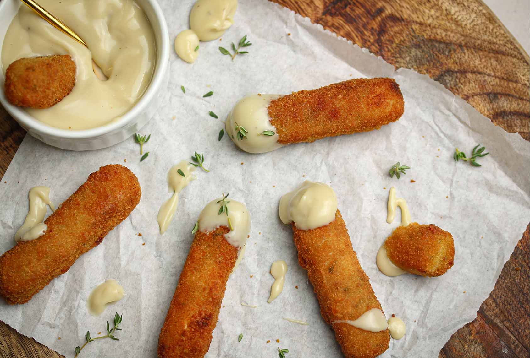 veggie fingers with three cheese sauce